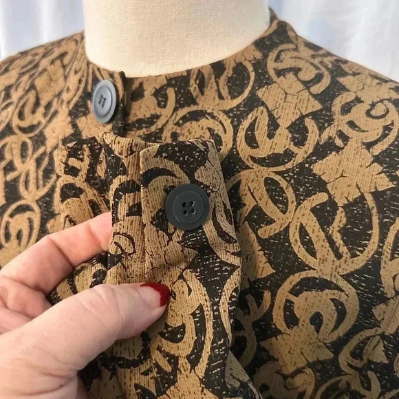 Rena Rowan Blazer. Black/Gold. Button Down. SZ 6. Dressy. Shoulder Pads. Lined. - Picture 3 of 7